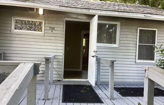 Breezeswept Apartments