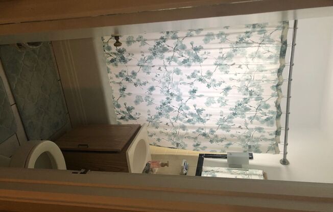 1 bed, 1 bath, $1,095, Unit B6