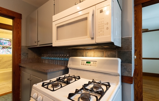 3 beds, 1 bath, 1,182 sqft, $2,800, Unit 1