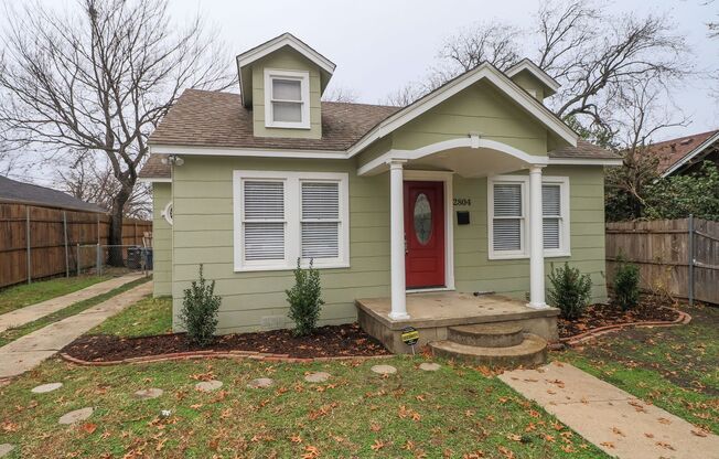 UPDATED & REMODELED 2 Bed 1 bath property in Ryan Place of Fort Worth!
