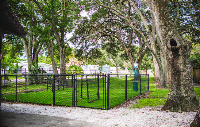 Dog Park at Fernwood Grove Apartments, Florida