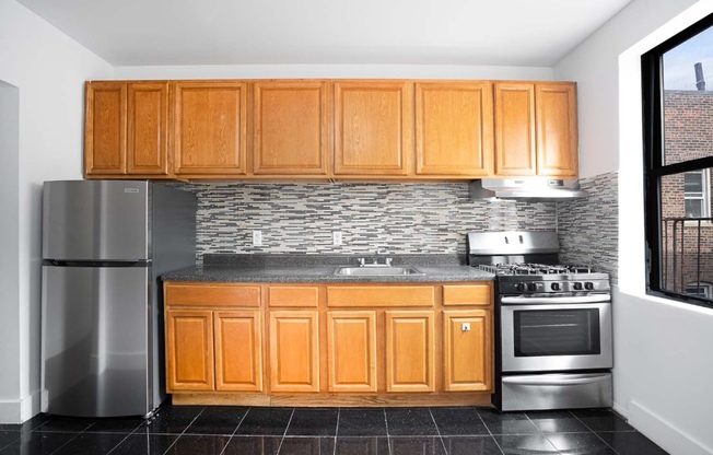 4 beds, 2 baths, $4,075, Unit 22