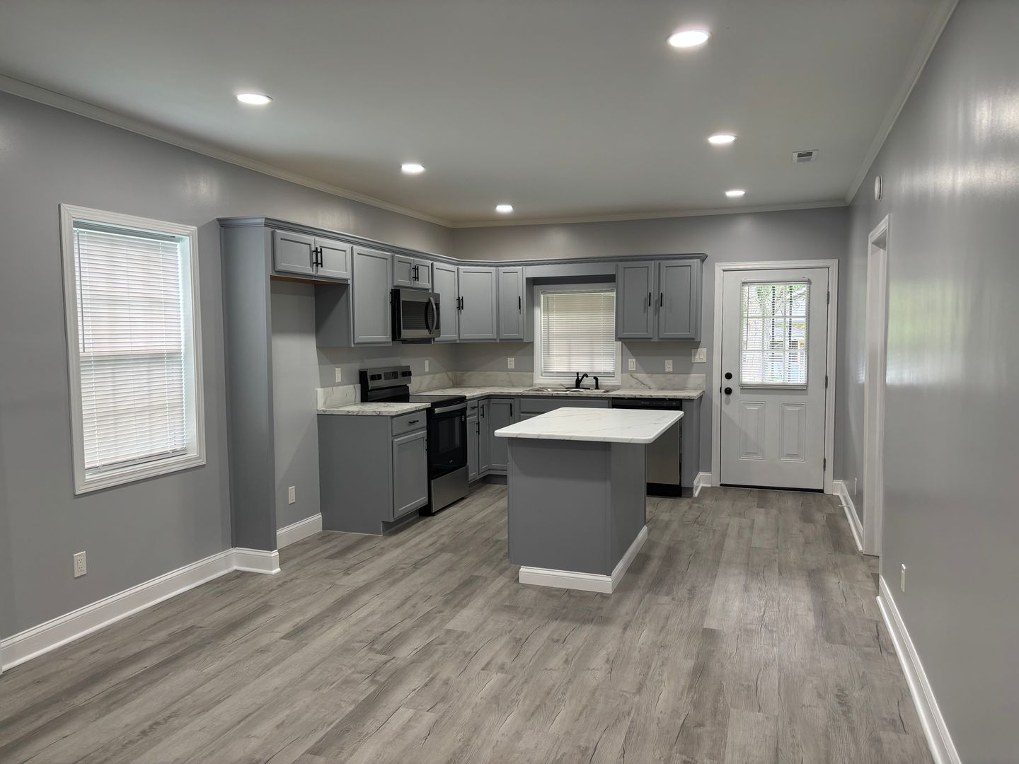 Fully renovated 3 bedroom 2 bathroom house!   Lawn Care Included