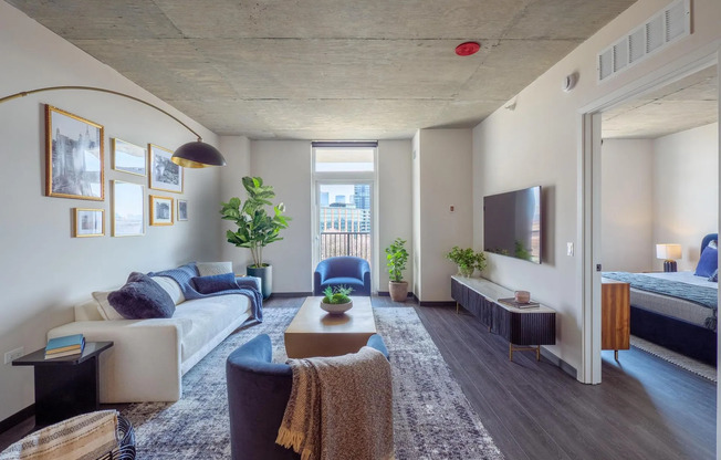150 N ASHLAND AVE