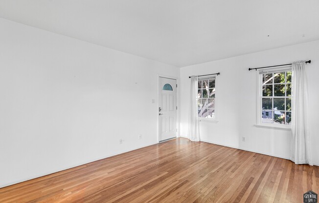 1352 OCEAN PARK BLVD