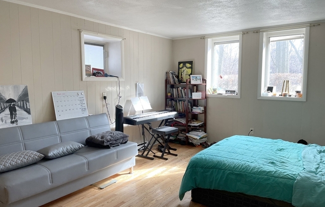 35 Thatcher St