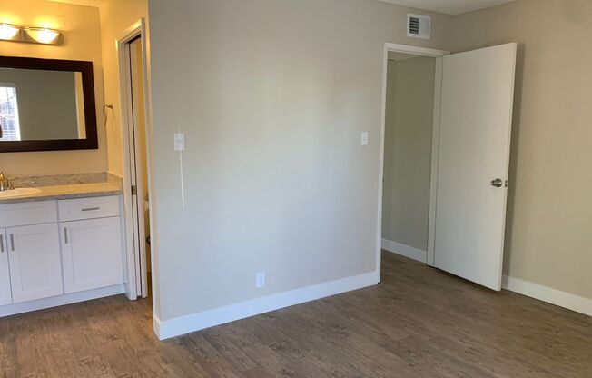 3 beds, 2 baths, 1,300 sqft, $2,295, Unit 21