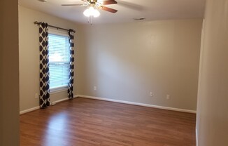 3 beds, 1 bath, $1,525