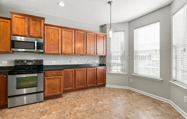 146 MADISON SQ LN