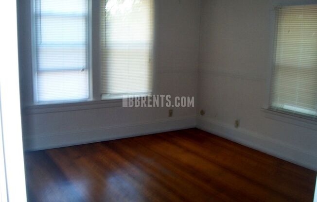 2 beds, 1 bath, $1,195