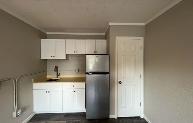 Studio, 1 bath, 625 sqft, $595, Unit #16