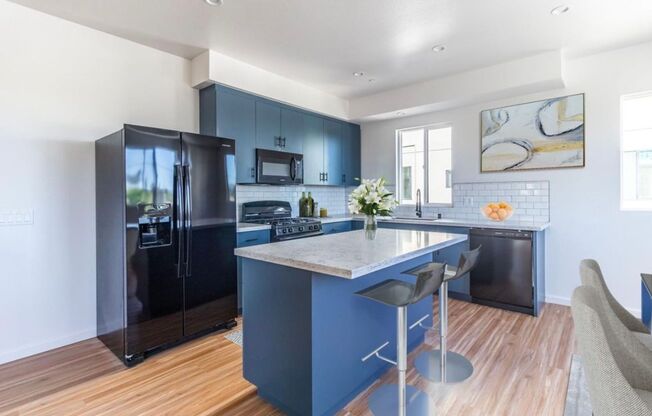 4BR 3Ba Modern Townhome in Prime NOHO