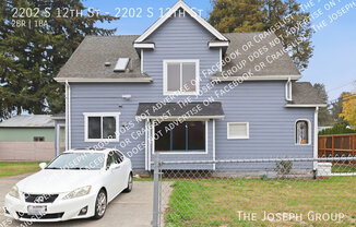 2202 S 12 ST
