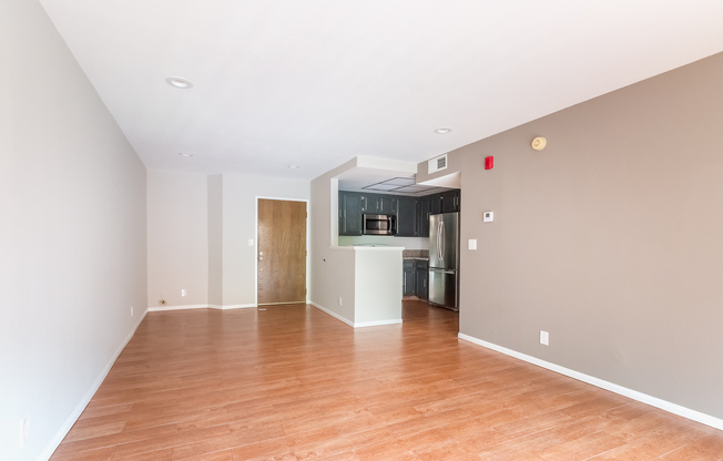 GREATLY LOCATED 1-BEDROOM APARTMENT WITH PRIVATE BALCONY