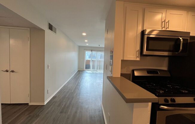 2 beds, 2 baths, 1,000 sqft, $2,898, Unit 309