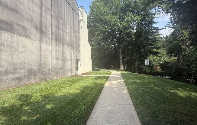 Fresh Paint and Updated Condo in Parkville MD!