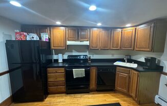 Spacious Farmhouse-Style 2-Bedroom Apartment in Haverhill, MA!