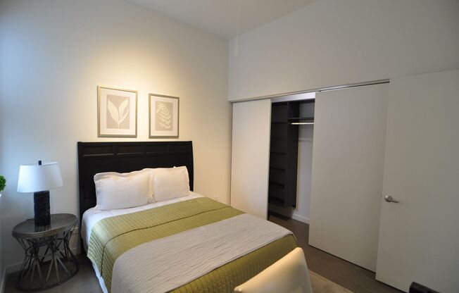 1 bed, 1 bath, 700 sqft, $2,350, Unit 402