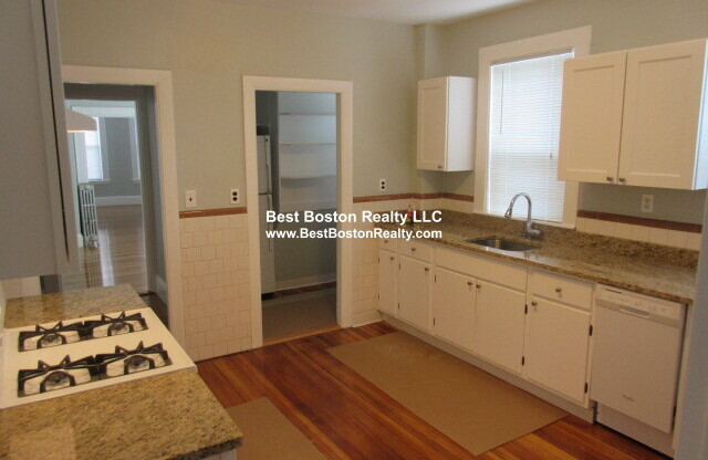 106 Highland Ave # 3
