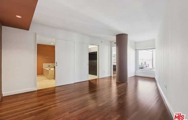 2 beds, 2.5 baths, 2,000 sqft, $7,995, Unit 5A