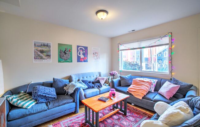 8 Bedroom home in the Heart of the U-district