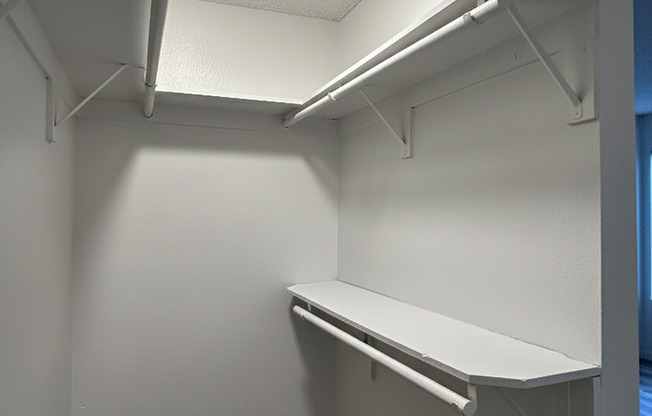 2 beds, 2 baths, 897 sqft, $1,400, Unit 112