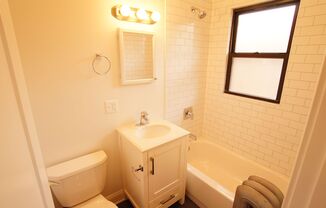 1 bed, 1 bath, 555 sqft, $2,050, Unit 2641-1E