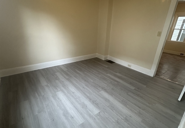 2023 W 105 ST
