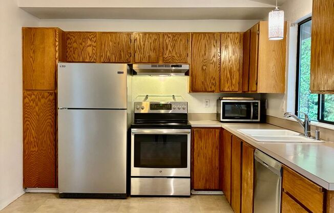 3 Bed / 2 Bath Kirkland-Finn Hill rambler $3,395/month