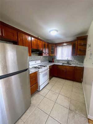 3 beds, 2 baths, 1,250 sqft, $3,300