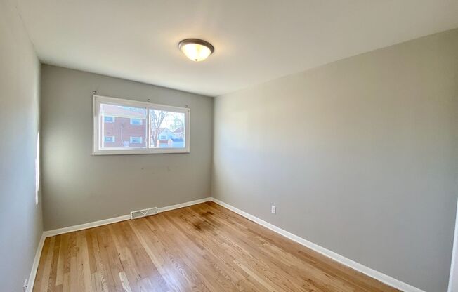 1 bed, 1 bath, $825, Unit 04