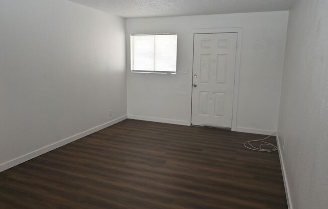 Downtown Las Vegas- Downstairs 2 Bedroom Apartment -2301 Stewart Ave