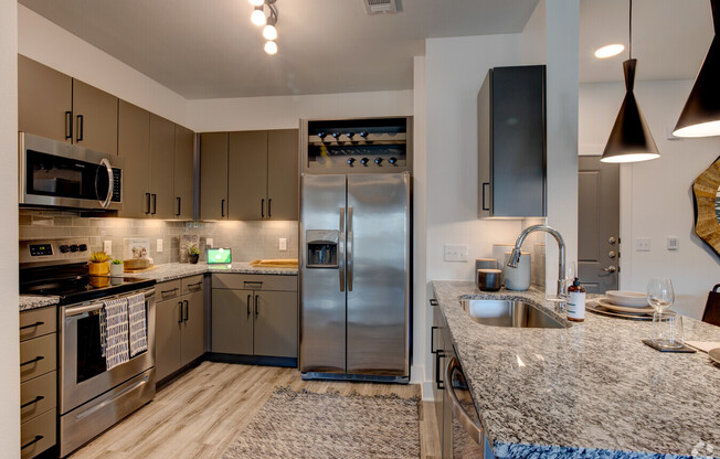 2147 AVALON PL