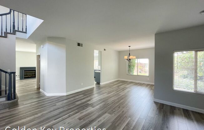 Beautifully remodeled home in Chateau Del Norte in Vista!