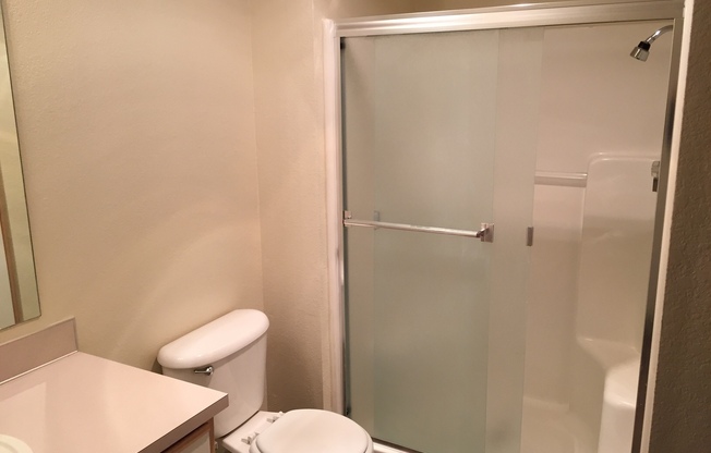 2 beds, 2 baths, 1,100 sqft, $1,550, Unit 114