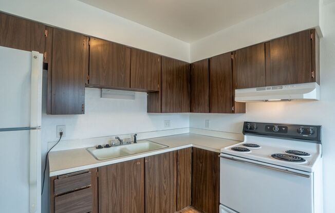 2 beds, 1 bath, 715 sqft, $950, Unit F304