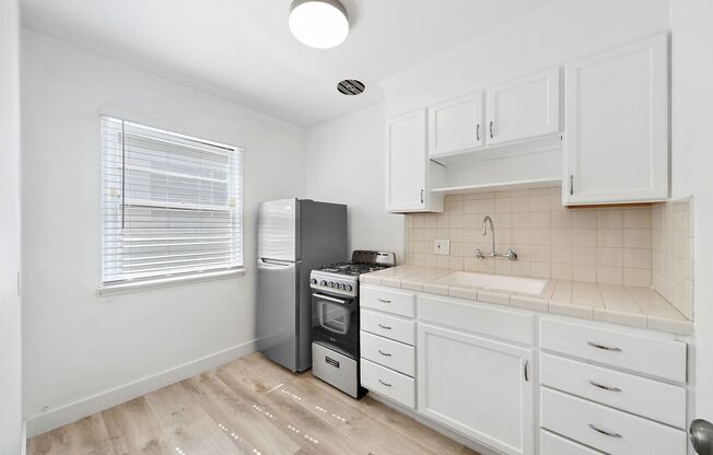 Studio, 1 bath, 500 sqft, $1,695, Unit 4130-06