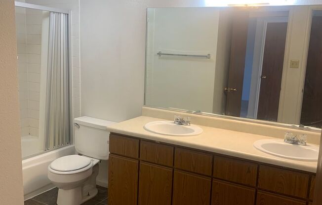 2 beds, 1 bath, 750 sqft, $995, Unit #1