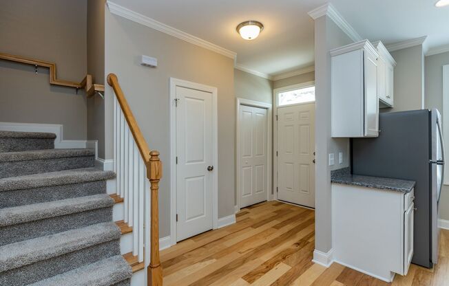 3 bedroom/2.5 Bath End Unit Townhome in Holly Springs