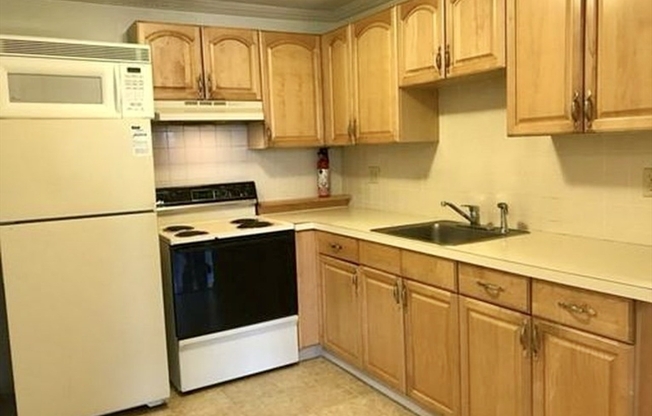 1 bed, 1 bath, 700 sqft, $1,850, Unit 9