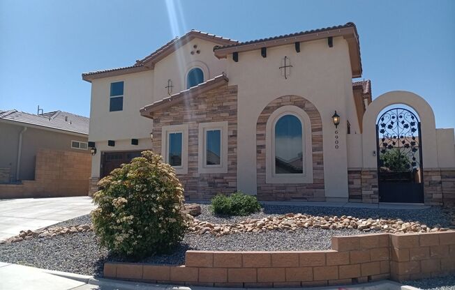 Stunning 4 bedroom, 3.5 bathroom home! Showings available now!!