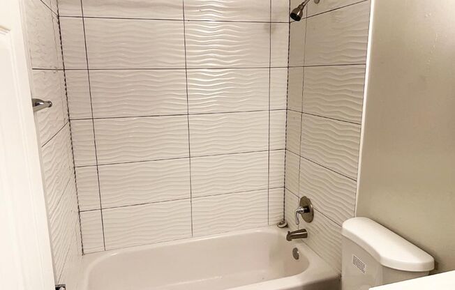 1 bed, 1 bath, 560 sqft, $795, Unit 605-25