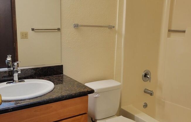 1 bed, 1 bath, 650 sqft, $1,650, Unit 38