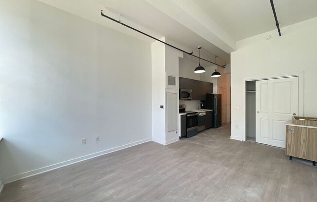 Studio, 1 bath, 416 sqft, $1,150, Unit Unit 110