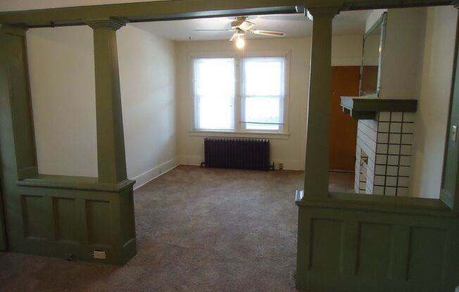 2 beds, 1 bath, $1,480, Unit 1STFL