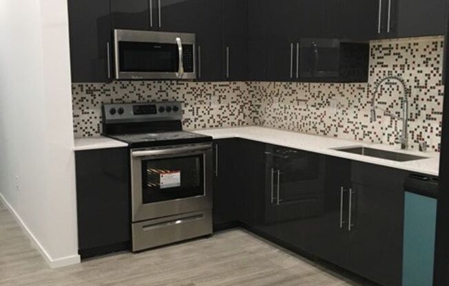 2 beds, 1.5 baths, 1,023 sqft, $2,900, Unit 104 Live Work