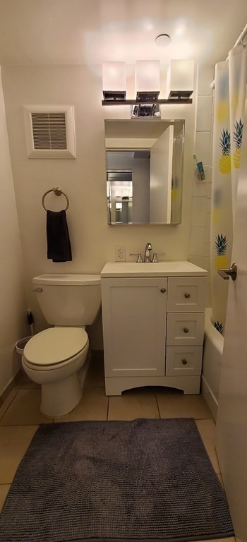 1 bed, 1 bath, 400 sqft, $2,800, Unit 328