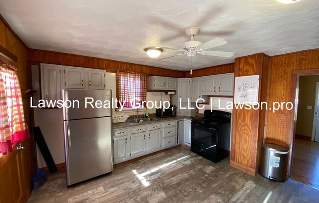 3 beds, 1.5 baths, $1,650