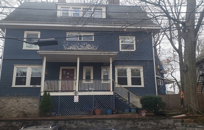 52 LANARK RD