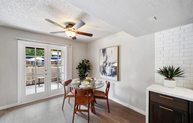 2 beds, 1.5 baths, 856 sqft, $1,895